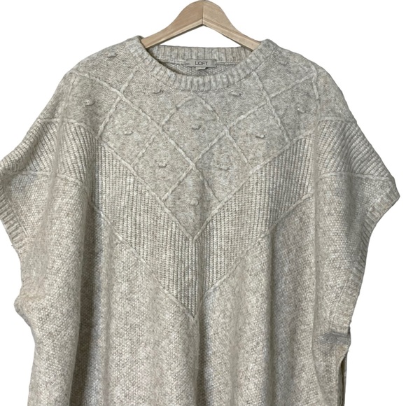 Loft Bobble Poncho Oversized Knit Sweater Size XS / S Wool Pullover Oatmeal - Picture 3 of 9